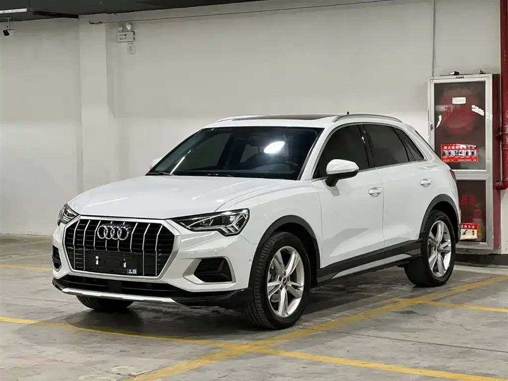 Audi Q3 — фото 1