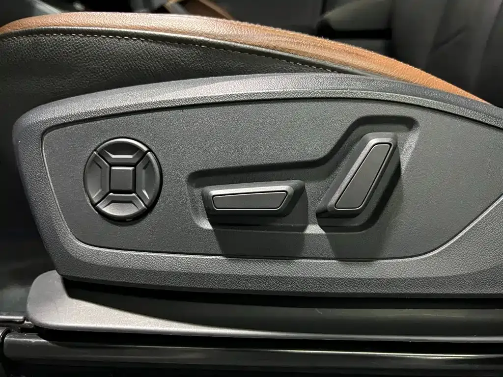 Audi Q3 — фото 10