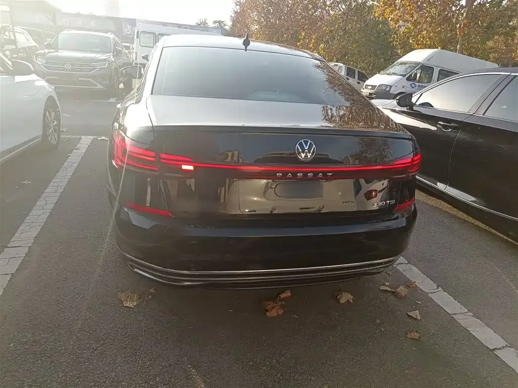 Volkswagen Passat — фото 6