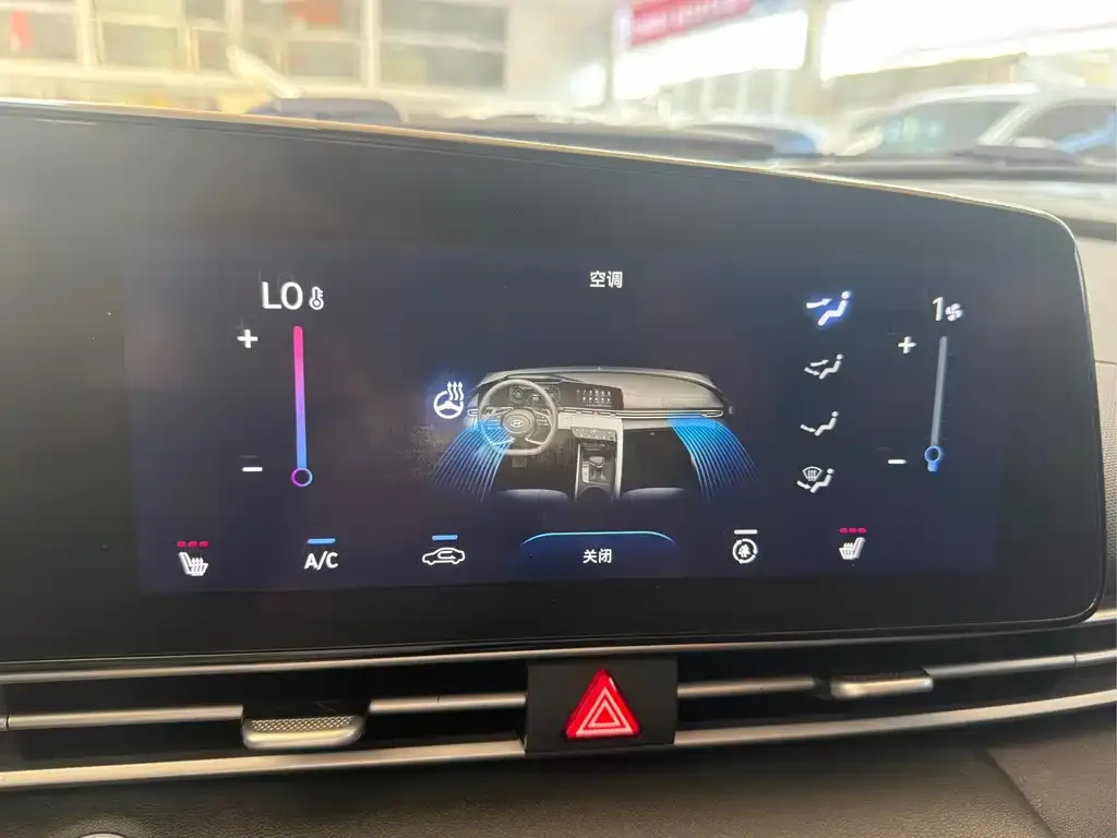 Hyundai Elantra — фото 2