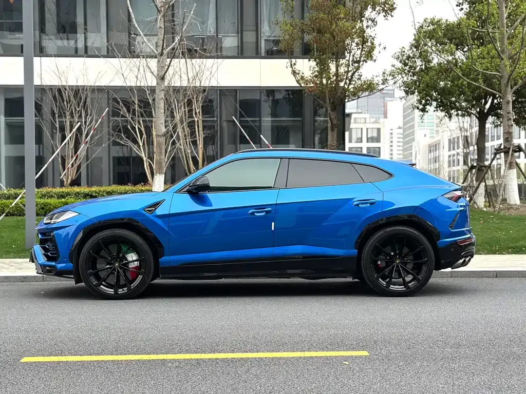 Lamborghini Urus — фото 8