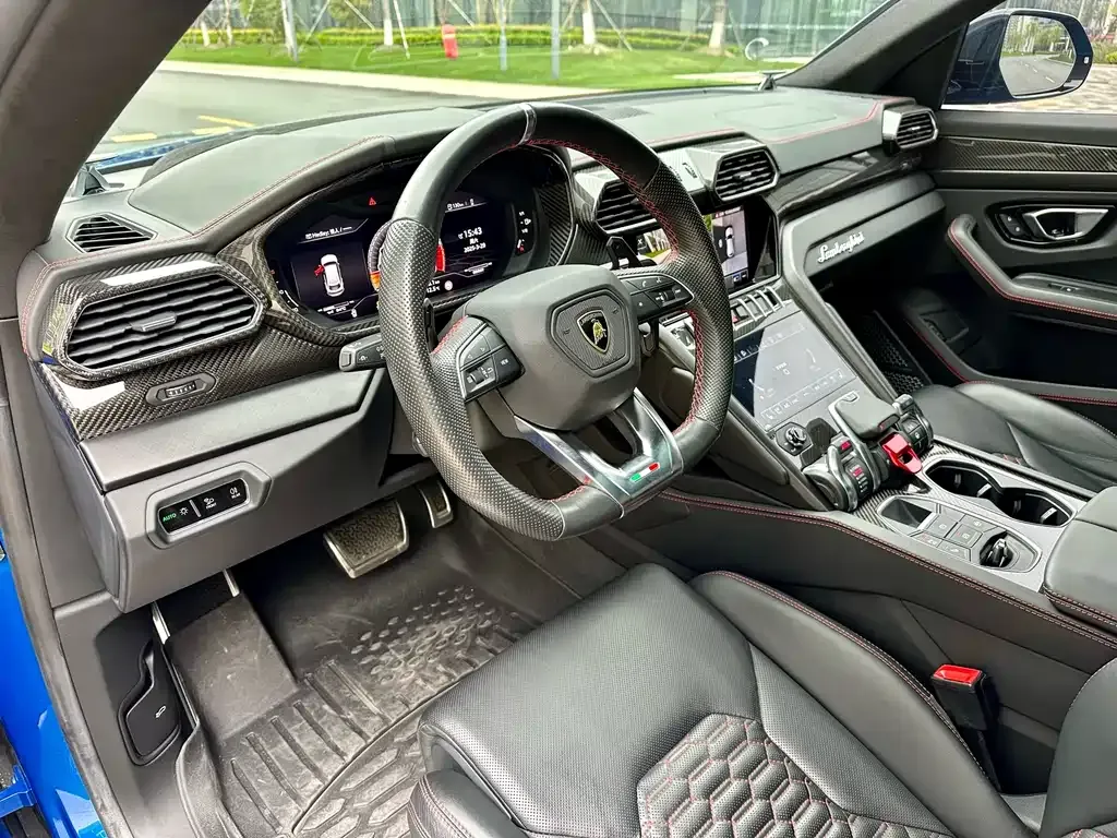 Lamborghini Urus — фото 7