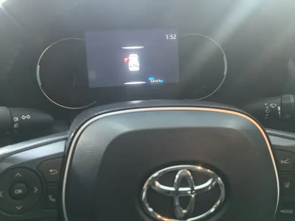 Toyota RAV4 — фото 3