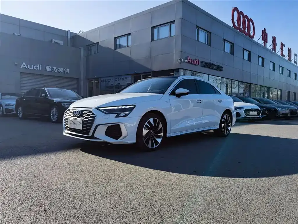 Audi A3 — фото 1