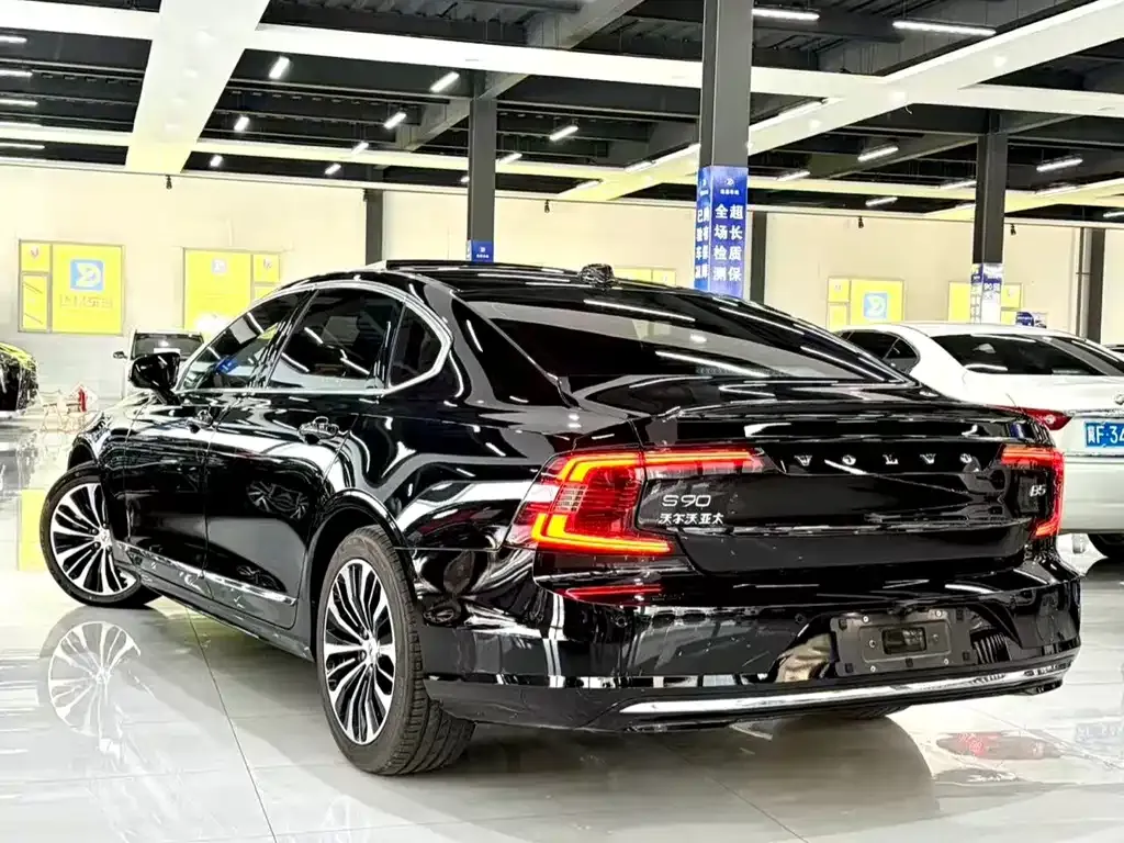 Volvo S90 — фото 9