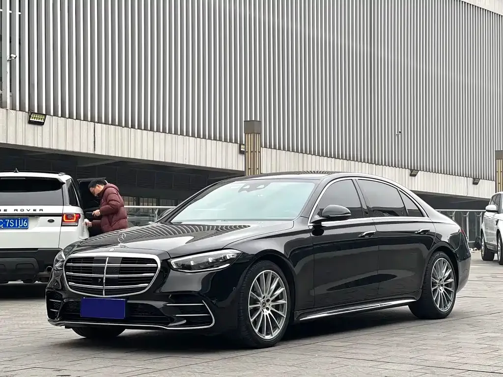 Mercedes-Benz S-Class — фото 1