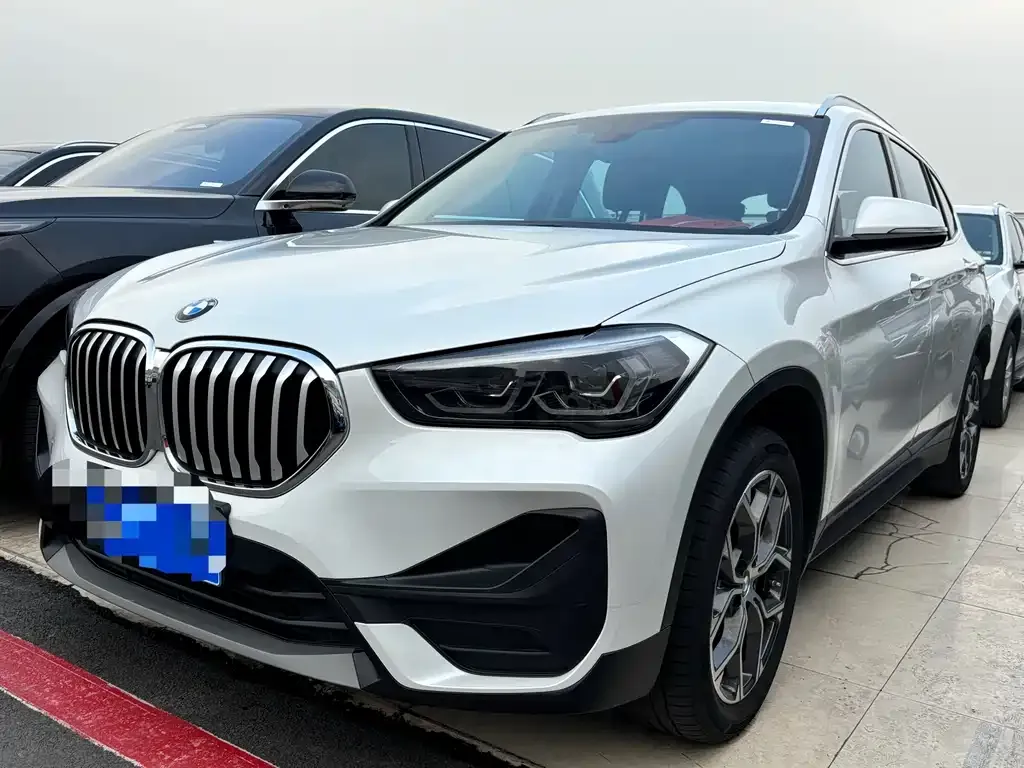 BMW X1 — фото 1