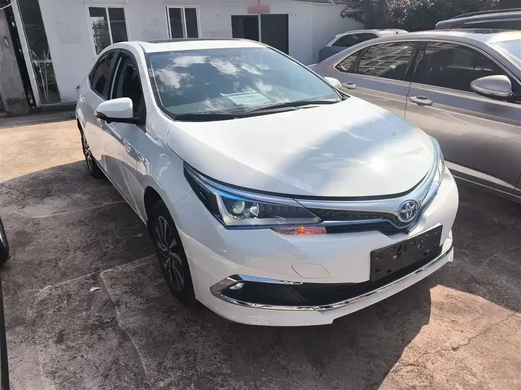 Toyota Corolla Hybrid — фото 4