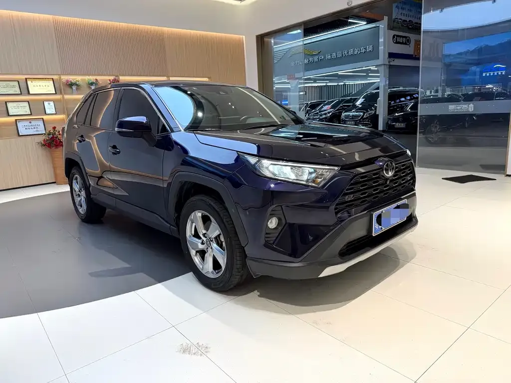 Toyota RAV4 — фото 2