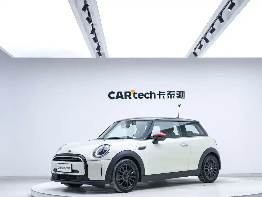 MINI Cooper (3-door) — фото 1