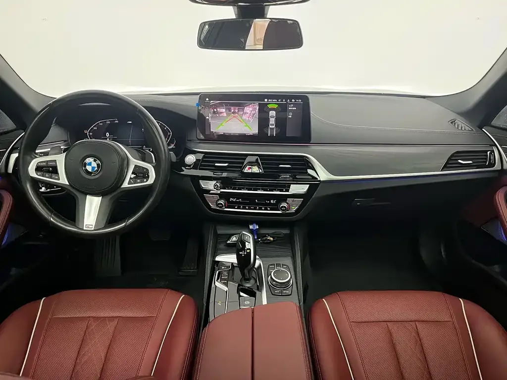 BMW 5 Series — фото 10