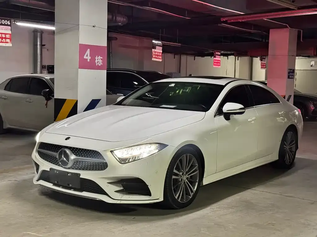Mercedes-Benz CLS — фото 1