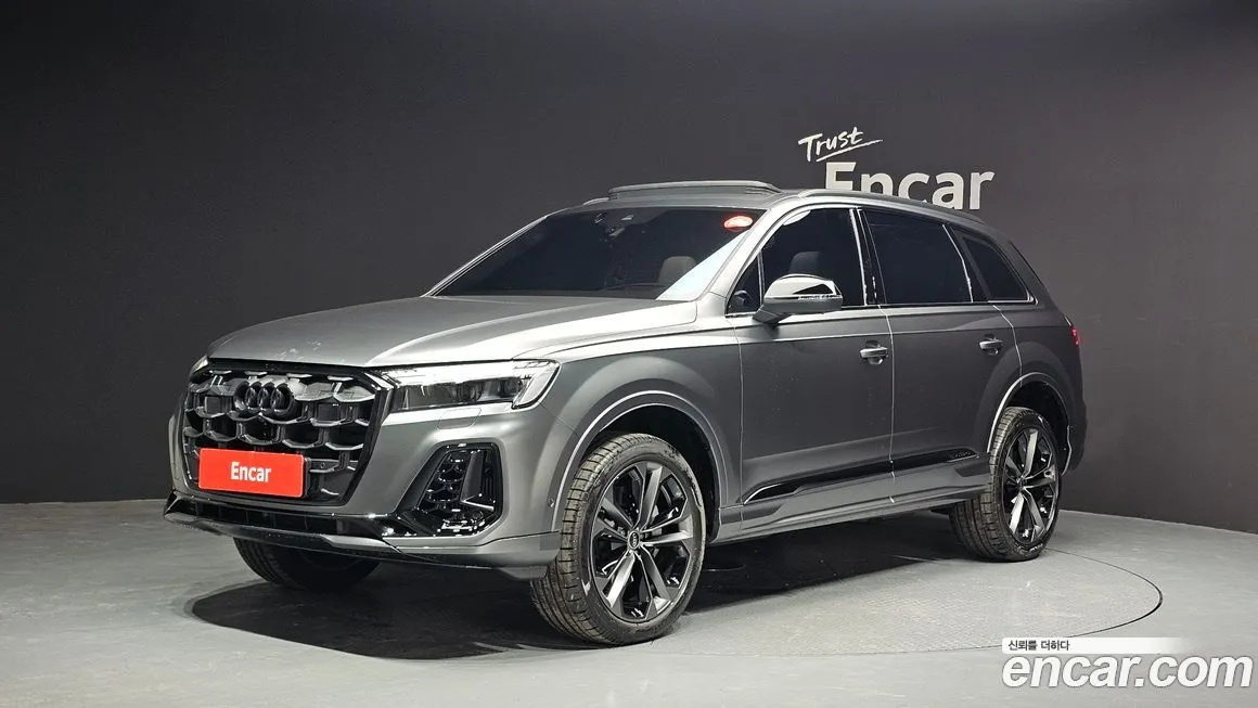 Audi Q7 — фото 1
