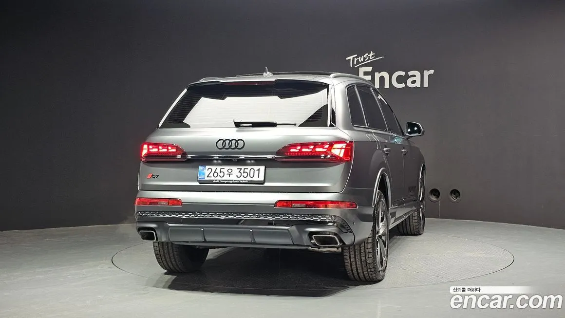 Audi Q7 — фото 7