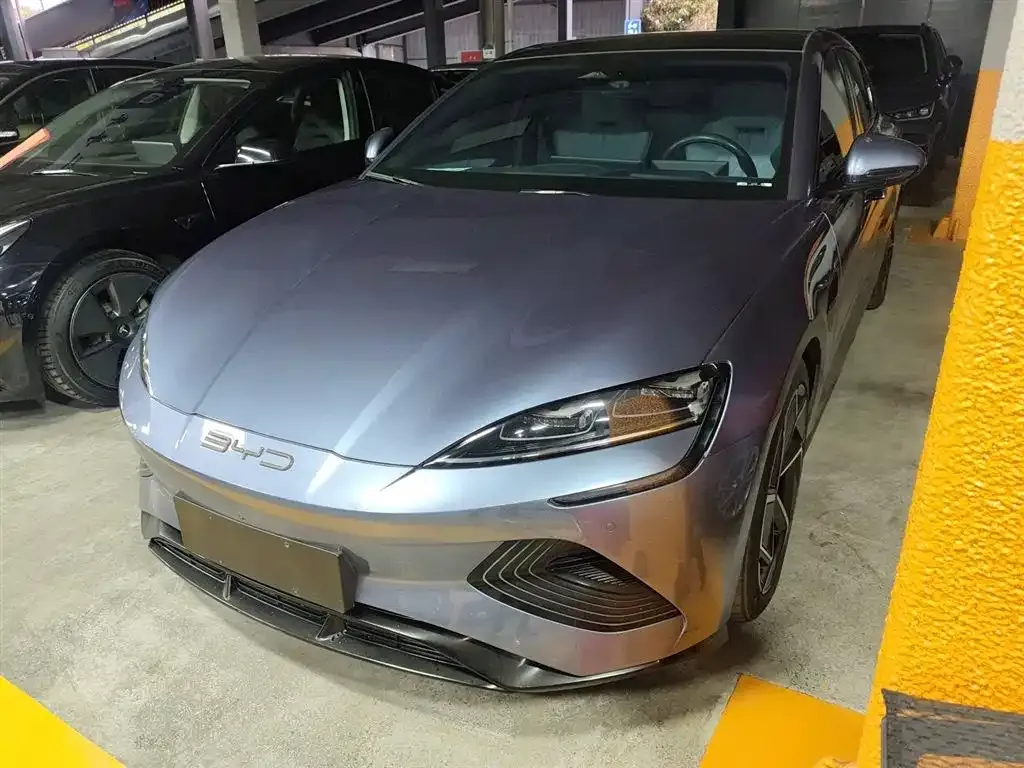 BYD Seal — фото 1