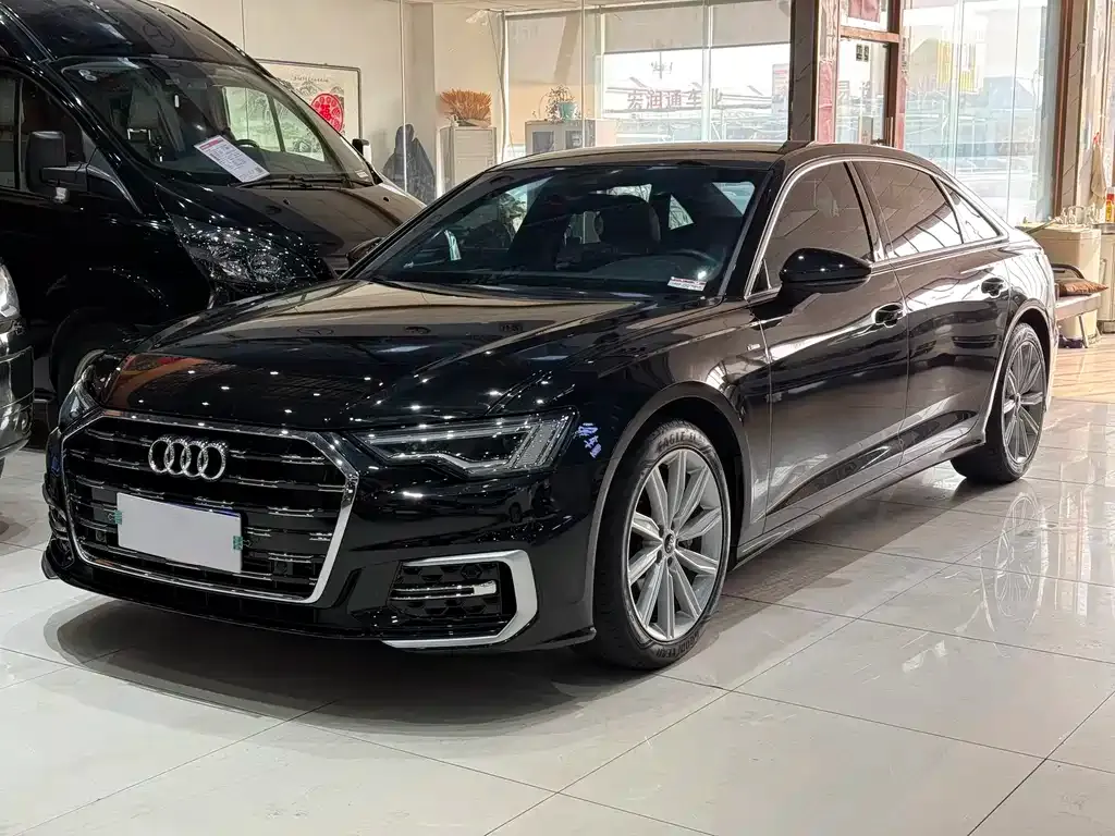 Audi A6L — фото 1