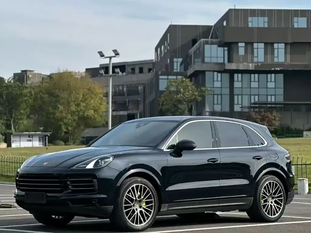 Porsche Cayenne Hybrid — фото 1