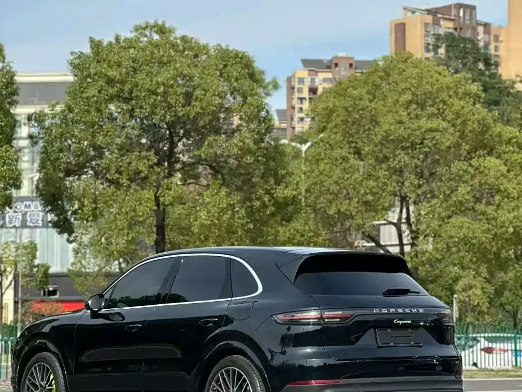 Porsche Cayenne Hybrid — фото 6