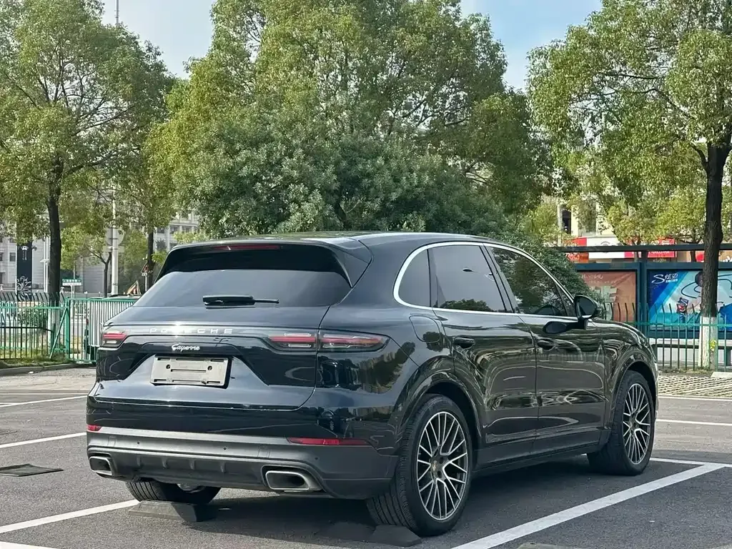 Porsche Cayenne Hybrid — фото 9