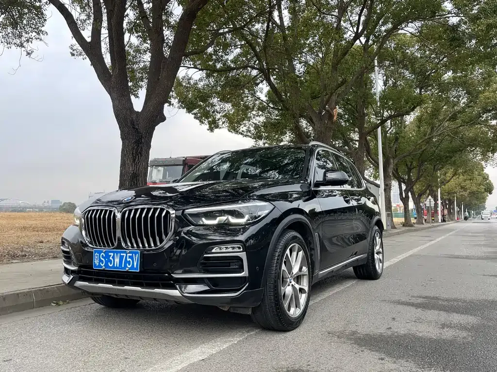 BMW X5 (Import) — фото 1