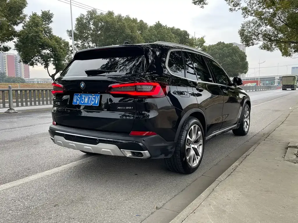 BMW X5 (Import) — фото 6