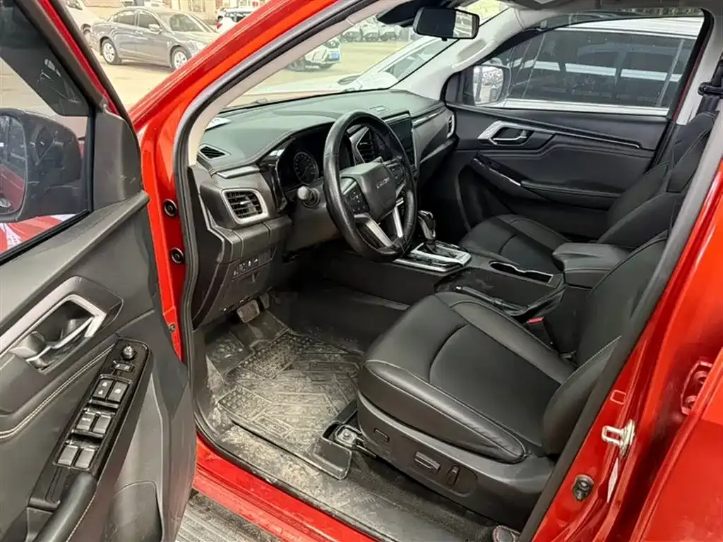 Isuzu D-MAX — фото 10