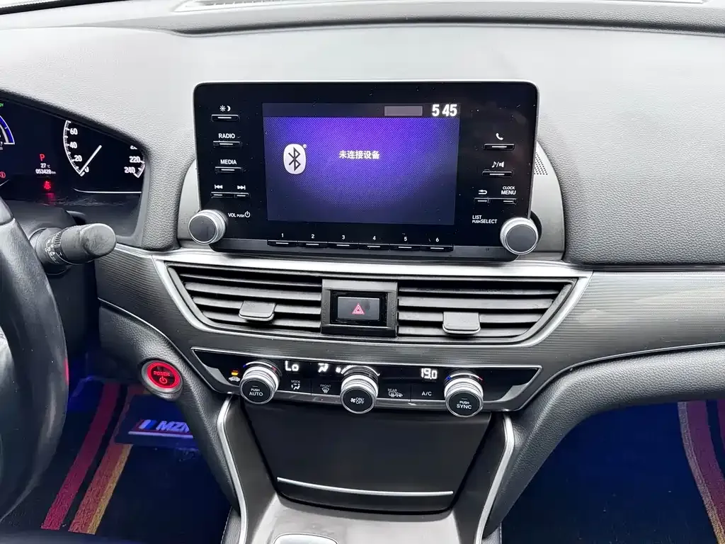 Honda Accord — фото 10