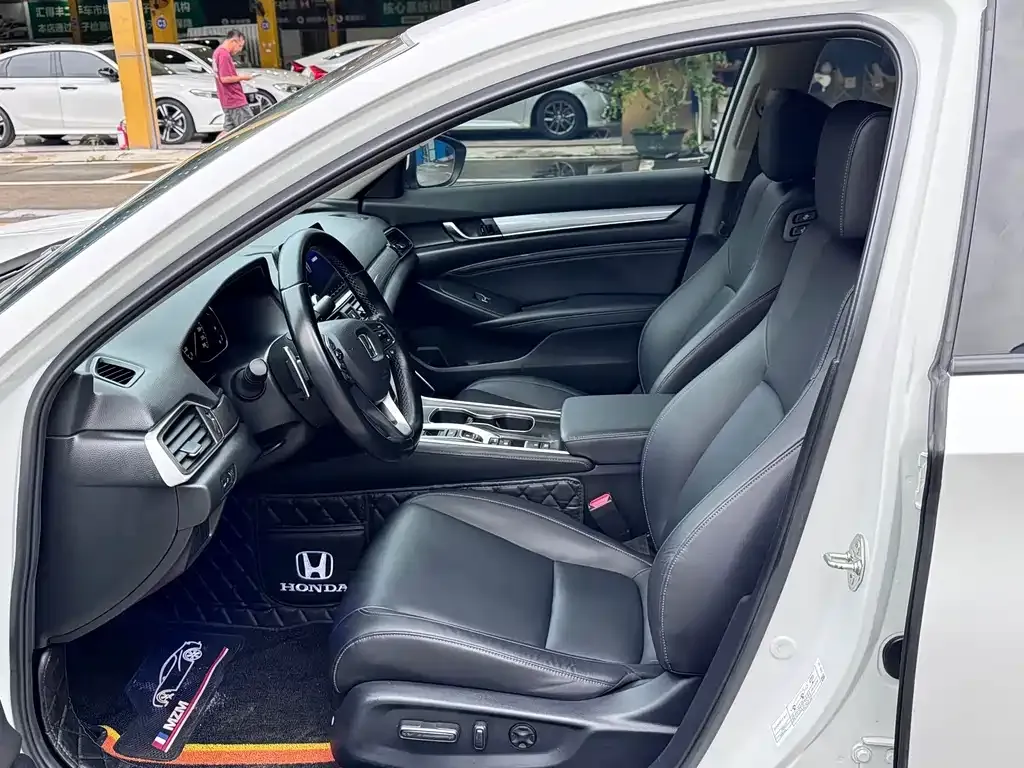 Honda Accord — фото 4