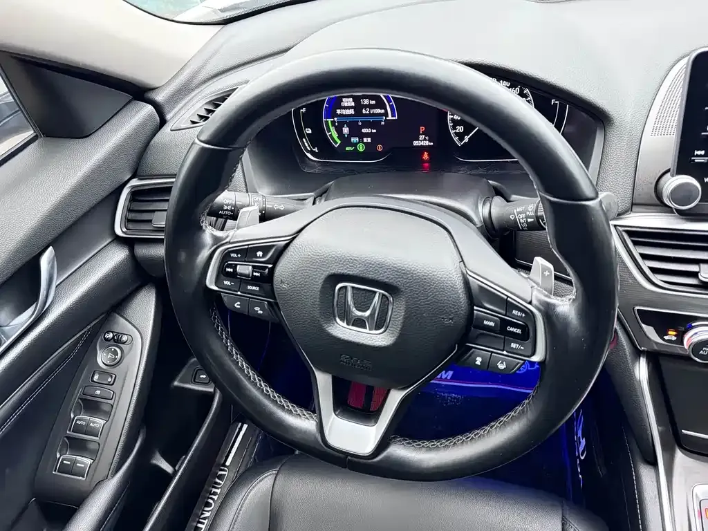 Honda Accord — фото 9