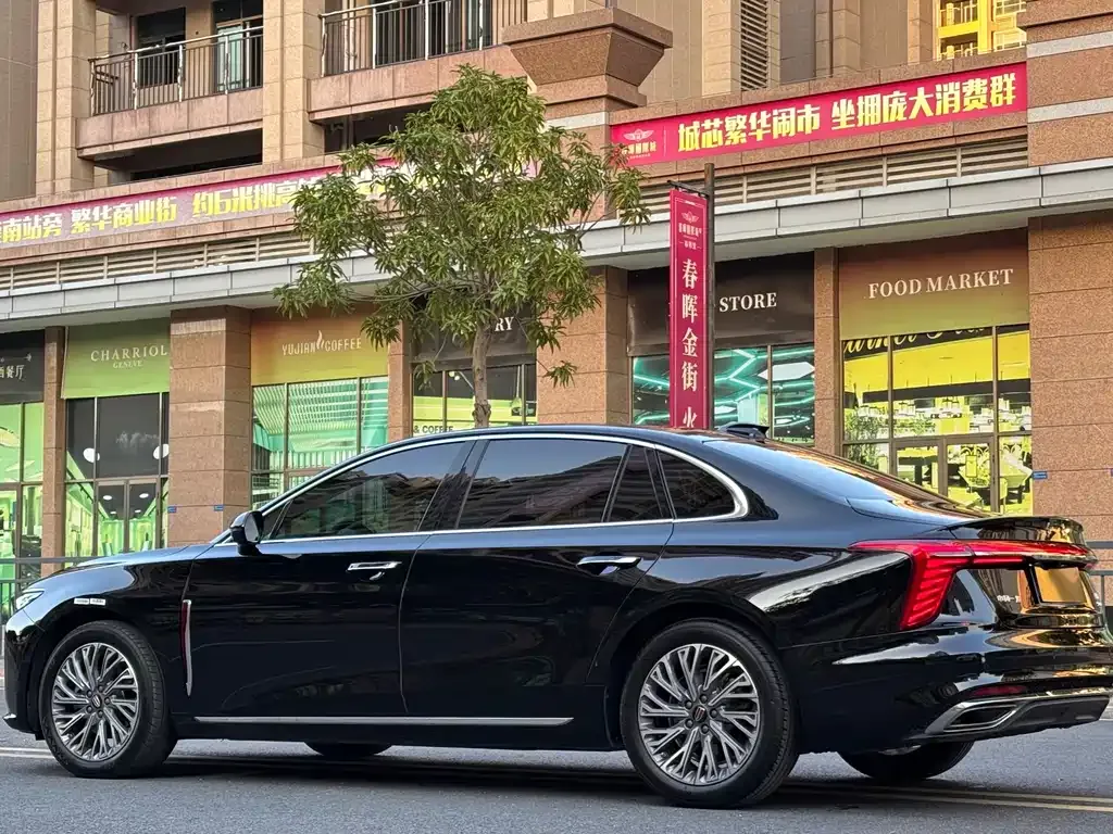 Hongqi H5 — фото 6