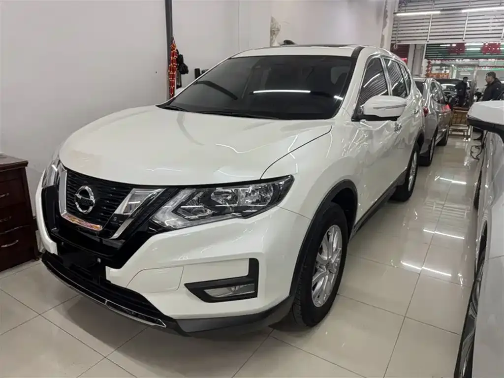 Nissan X-Trail — фото 1