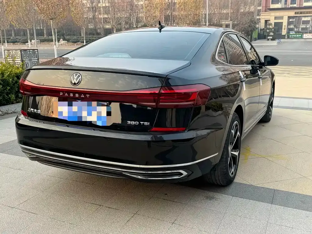 Volkswagen Passat — фото 4