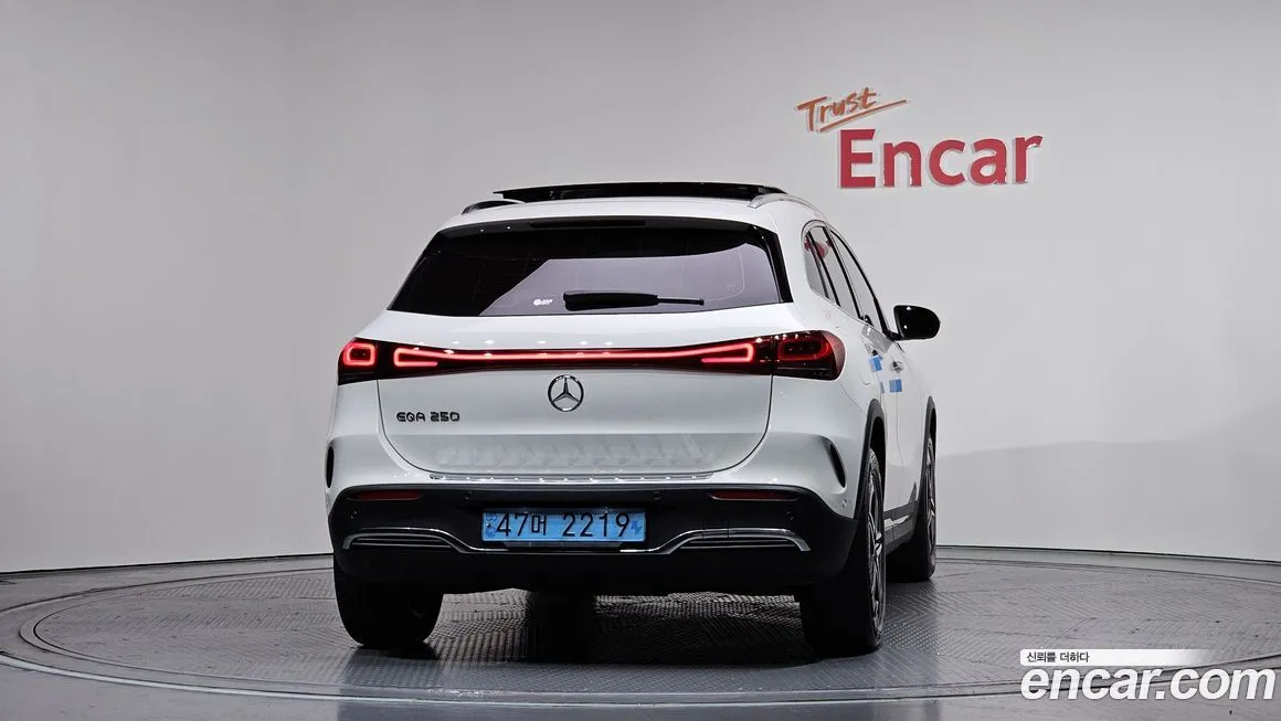 Mercedes-Benz EQA — фото 7