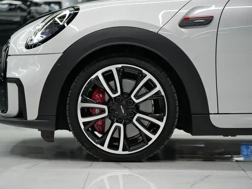 MINI JCW (John Cooper Works) — фото 10