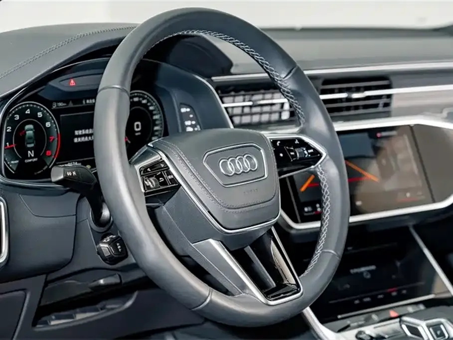 Audi A6L — фото 9