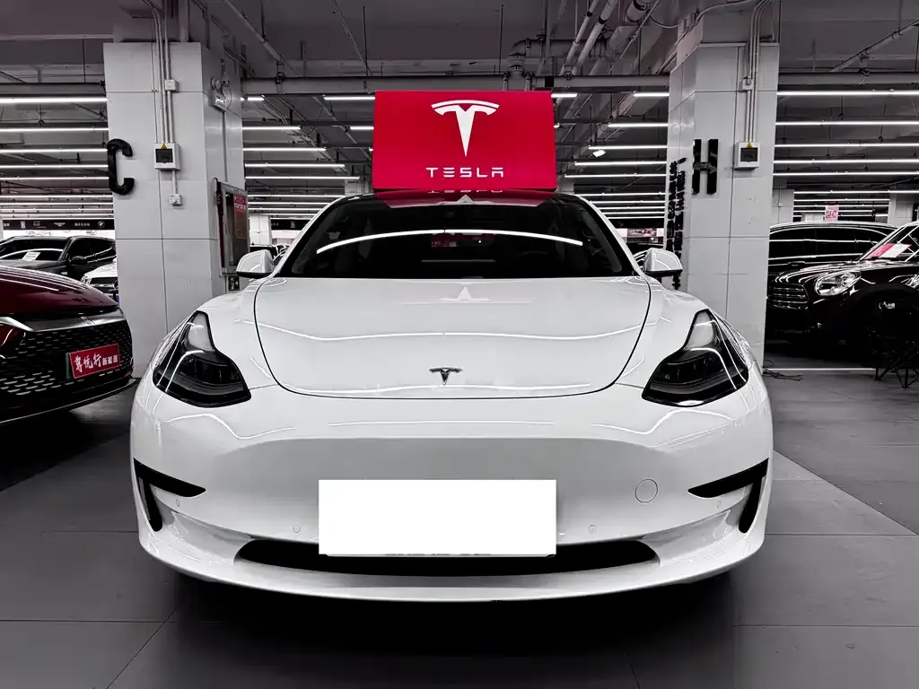 Tesla Model 3 — фото 4