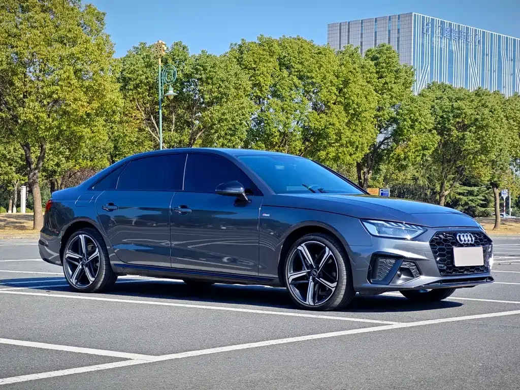 Audi A4L — фото 10