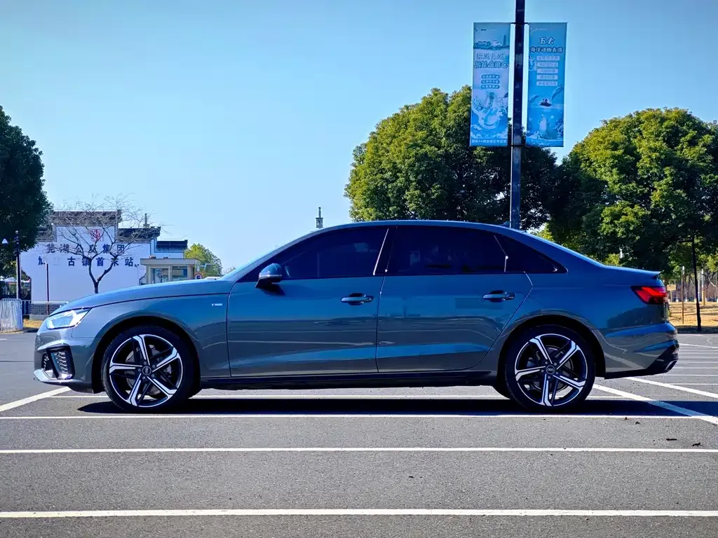 Audi A4L — фото 5