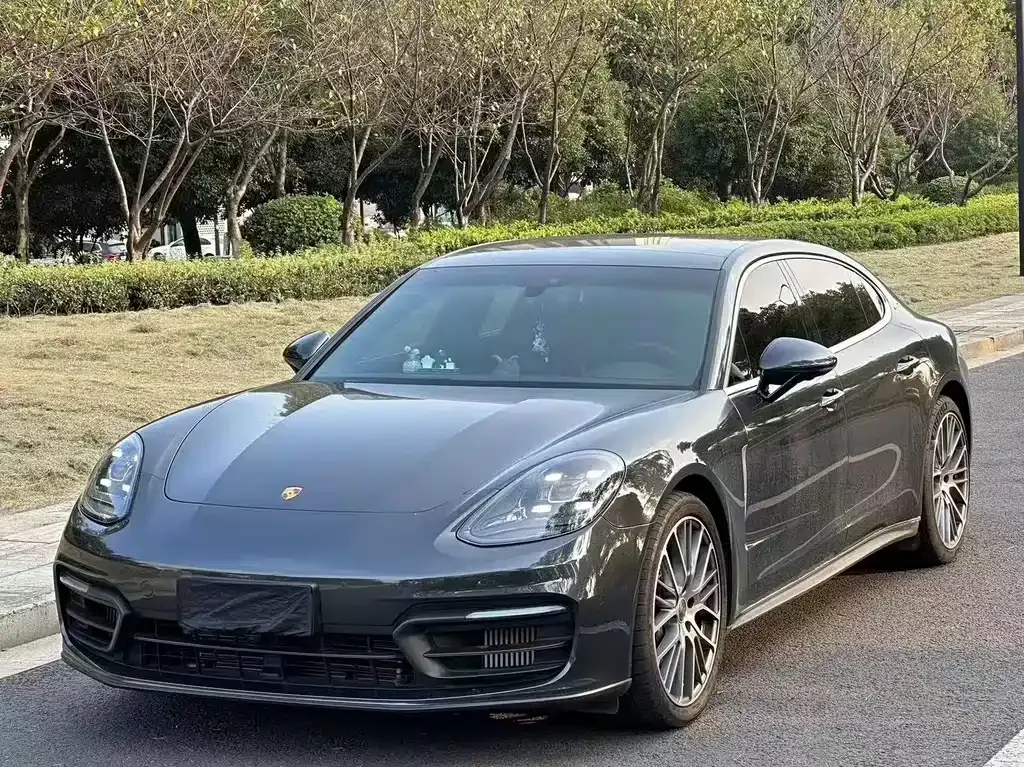 Porsche Panamera — фото 1
