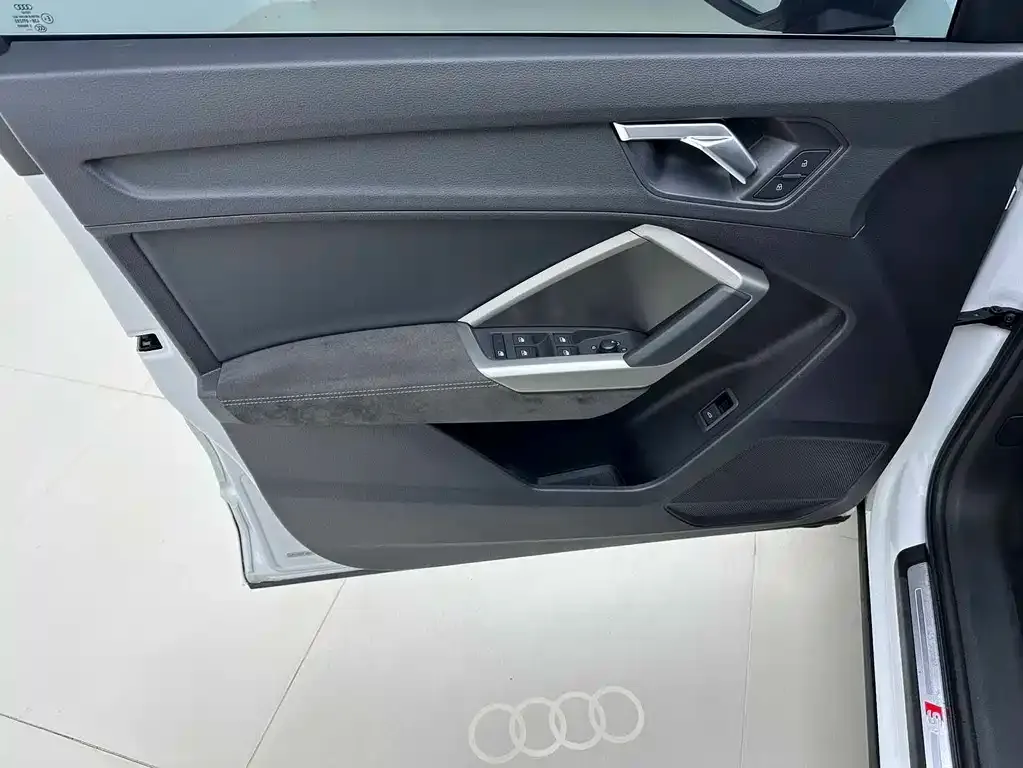 Audi Q3 — фото 7