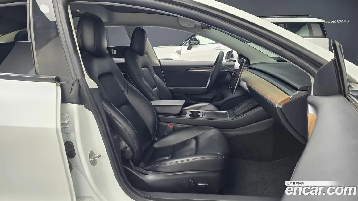 Tesla Model 3 — фото 10