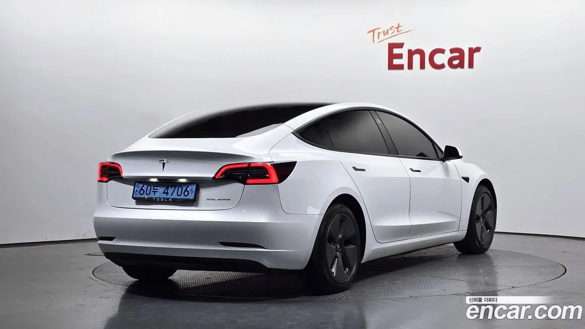 Tesla Model 3 — фото 5