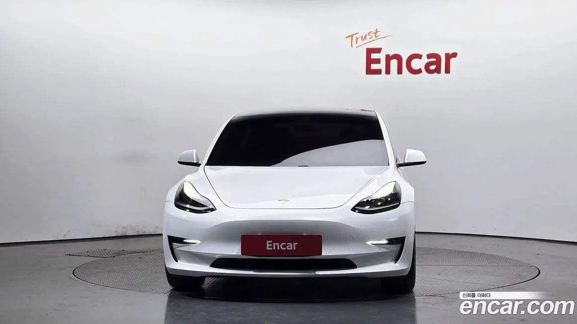 Tesla Model 3 — фото 2