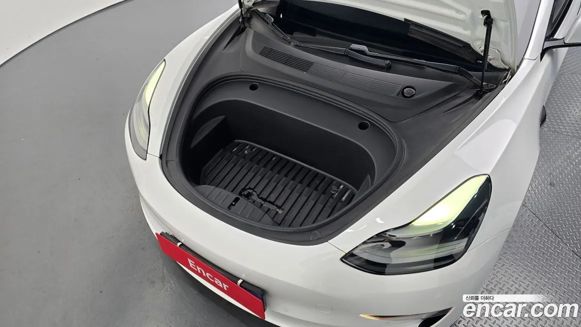Tesla Model 3 — фото 7