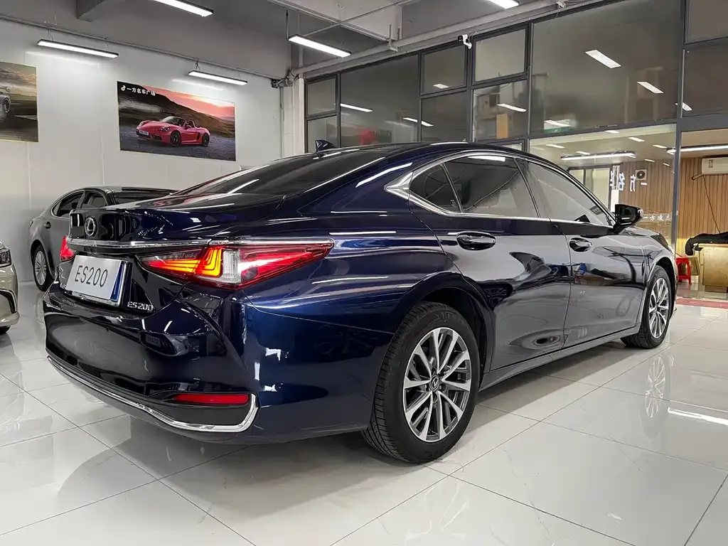 Lexus ES — фото 9