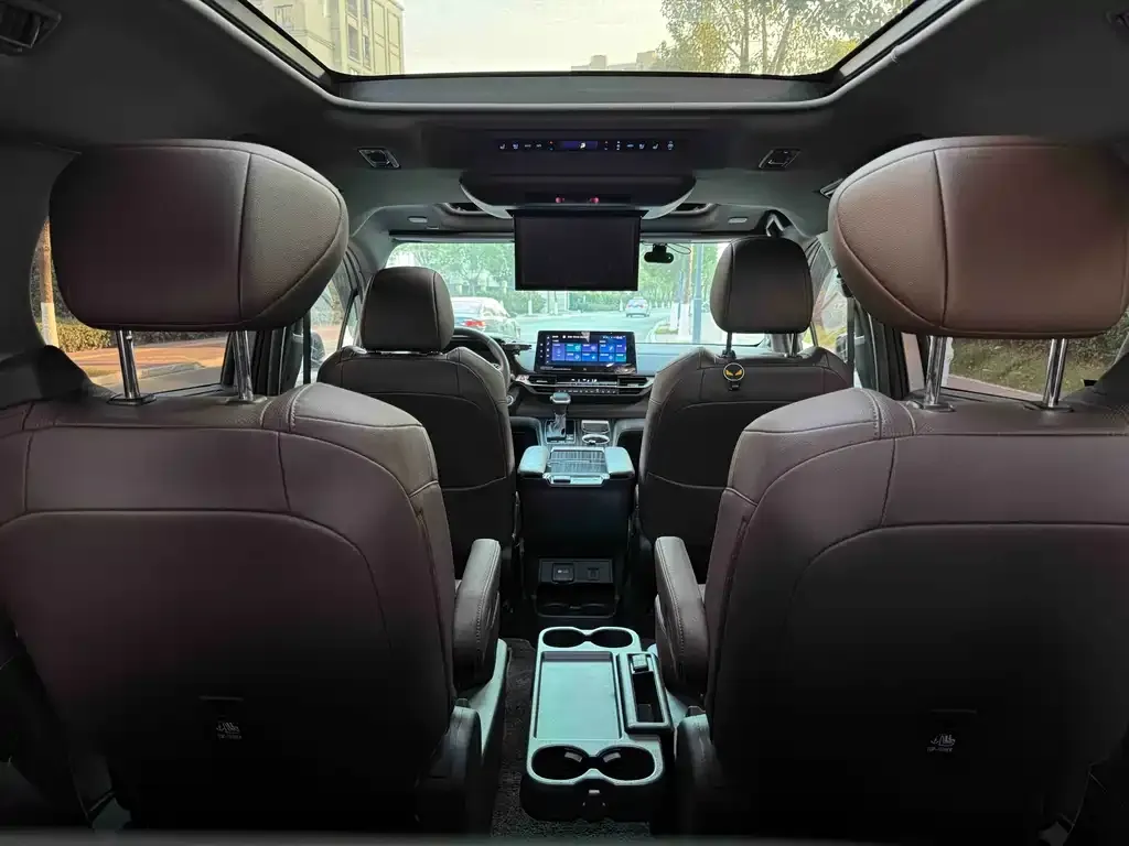 Toyota Sienna — фото 4
