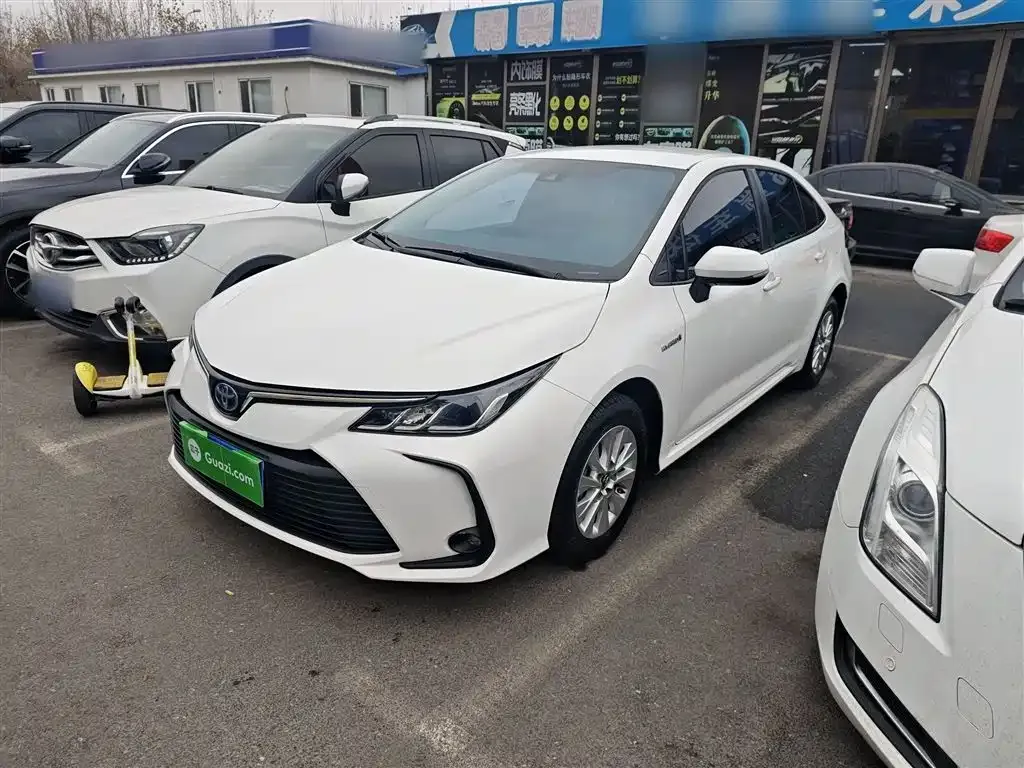 Toyota Corolla — фото 5