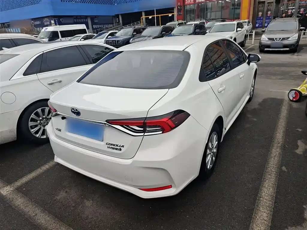 Toyota Corolla — фото 6