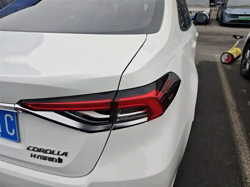 Toyota Corolla — фото 2