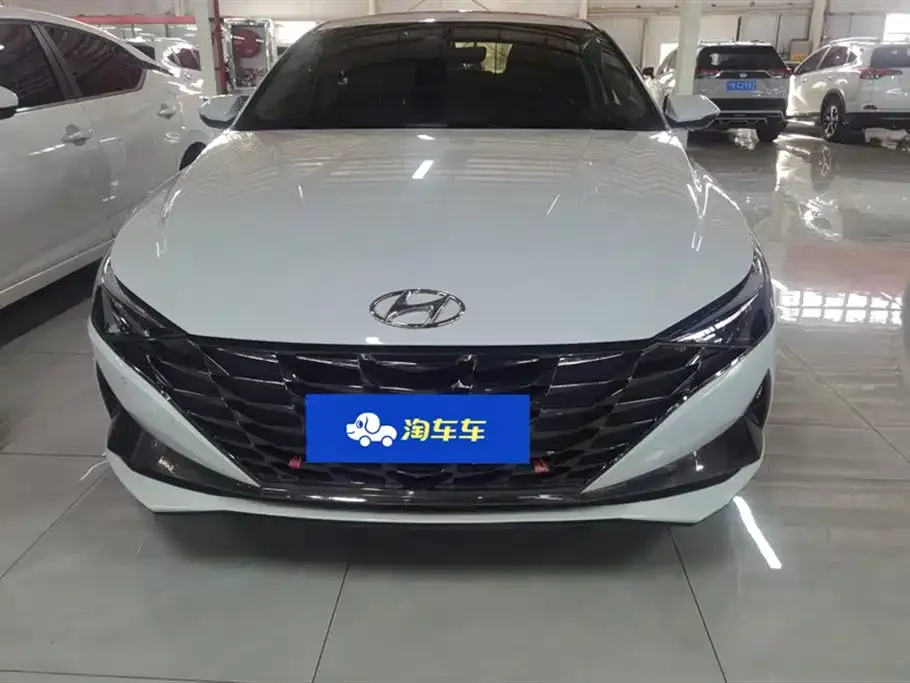 Hyundai Elantra — фото 7